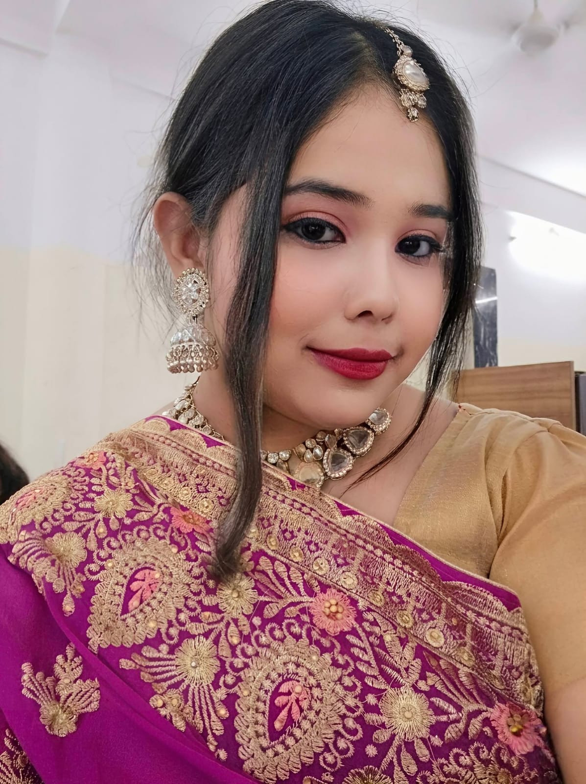 লতা আপুর মশারির নিচে